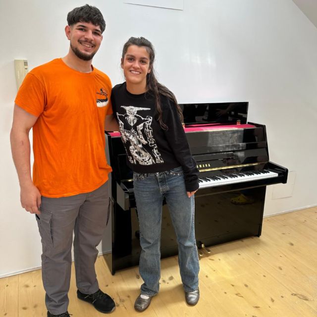 Traslado piano de la cantante Amaia Moreno